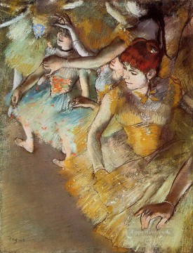 Edgar Degas Painting - Bailarines de ballet de Degas en el escenario Edgar Degas